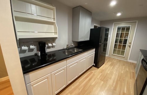 Brownsville Casa | Smart TVs, WiFi, Cold AC, Seafood Restaurant Next Door