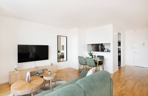 Upper East Side Apartamento | Smart UES Studio w/ Doorman, Gym and Pool #6180