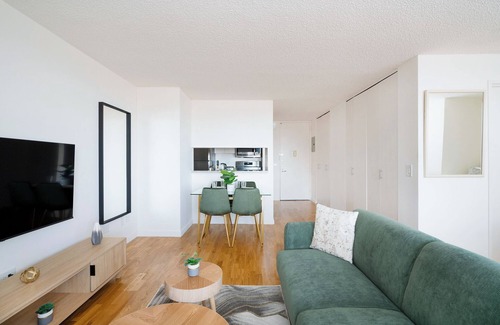 Upper East Side Apartamento | Smart UES Studio w/ Doorman, Gym and Pool #6180