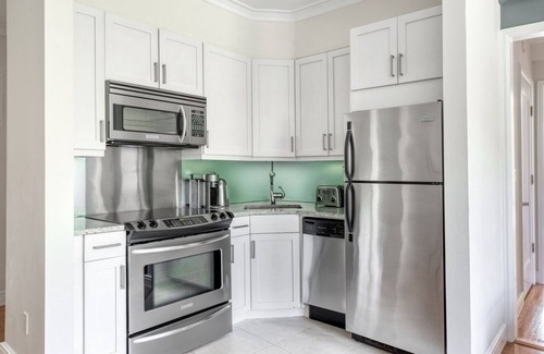 Lincoln Square Apartamento | Smart UWS 1BR w/ Doorman and amazing city views by Blueground