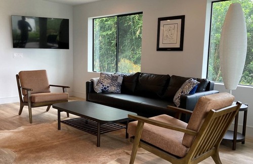 La Jolla Mesa Casa | Smashing Recently-Built Ocean/Bay/City Views