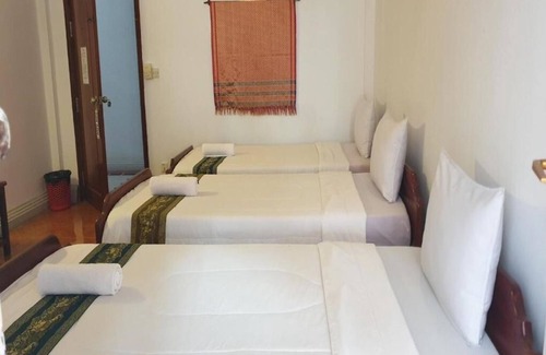 Taphul Village Area Cama Y Desayuno | Smiley's Guesthouse : Triple Room- Airconditioning