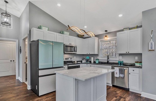 Wirtz Cabaña | Smith Mountain Lake Cottage