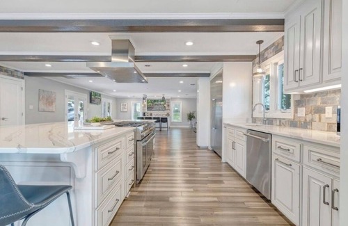 Penhook Casa | Smith Mountain Lake Home with stunning views with wet cove
