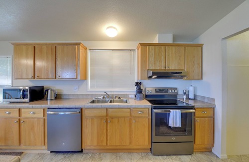 Smith River Casa | ¡NUEVO! Smith River Home w / Boat Launch Acceso y Vistas