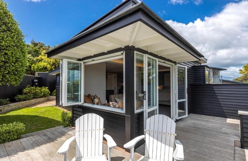 Oneroa Casa | Smiths Cottage - Stay Waiheke