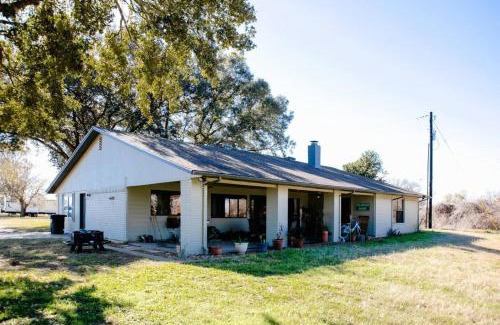 Smithville Casa | Smithville River Property Retreat