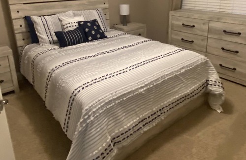 Westlake Corner Condominio | SML- Moneta, Va 3 bd condo @ Bridgewater Pointe Plaza