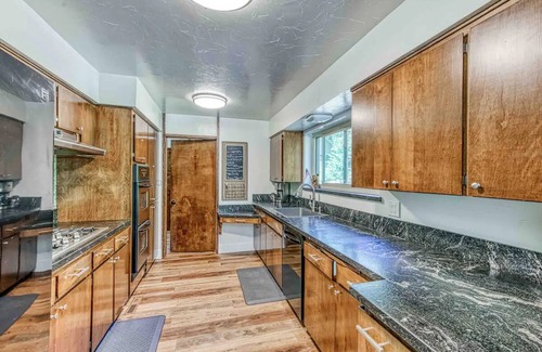 Sierra Cedars Cabina | Smoke Tree Getaway in Shaver Lake - Pet friendly!
