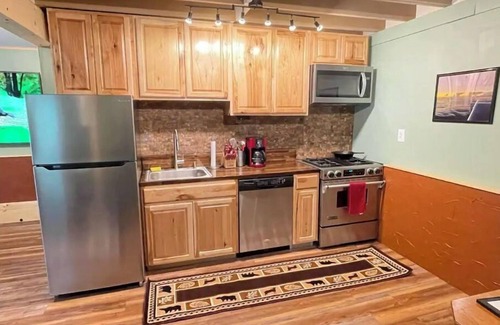 Tallassee Casa | Smokey Mountain Guest House