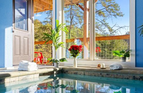 Sevierville Casa | Smokies Couple Getaway by Ghosal Lodging