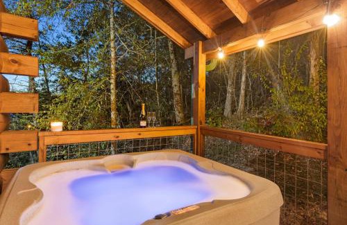 Sevierville Casa | Smokies Couple Getaway by Ghosal Lodging