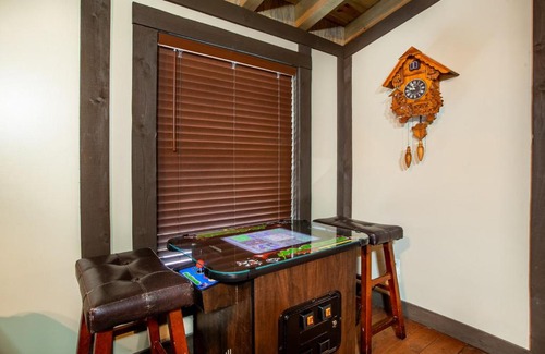 Sevierville Casa | Smokies Hideaway View Hot Tub Games Fireplace