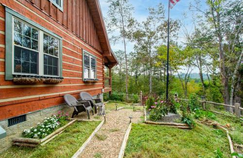 Sevierville Casa | Smokies Hideaway View Hot Tub Games Fireplace