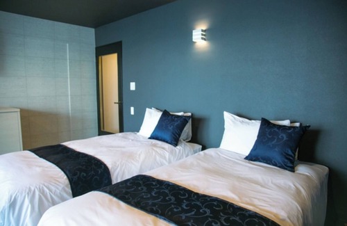 Matsuyama Hotel | Smoking allowed 2nd floor twin room 3 persons / Matsuyama Ehime