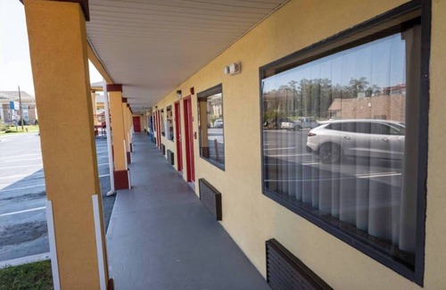 Hawkinsville Apartamento | SMOKING DOUBLE SUITE #2
