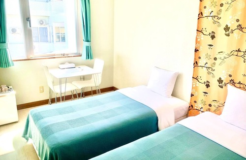 Taketomi-jima Taketomi-cho Hotel | Smoking Wide TwinHotel Happy Holiday Ishigaki Island / Ishigaki Okinawa