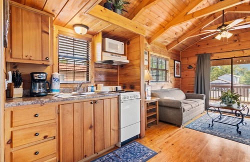Wears Valley Casa | Smoky Bears Den~Tiny Home