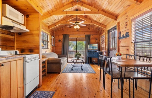 Wears Valley Casa | Smoky Bears Den~Tiny Home