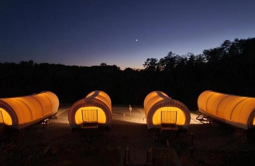 Sevierville Otro | Smoky Hollow Outdoor Resort Covered Wagon