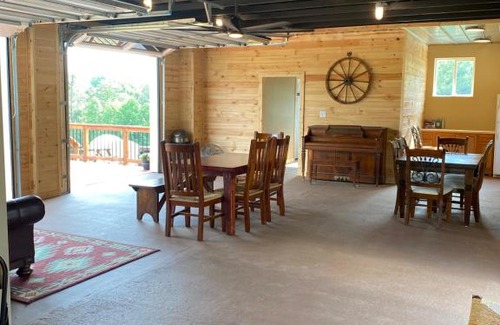 Sevierville Otro | Smoky Hollow Outdoor Resort Covered Wagon