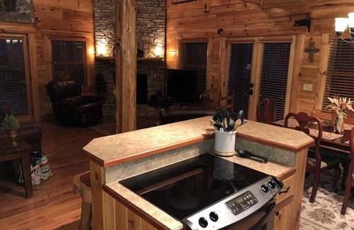 Gatlinburg - Pigeon Forge Cabina | * Jambearee ahumado * Cabaña de lujo en Smoky Cove Resort .. Sala de juegos, piscina, bañera de hidromasaje