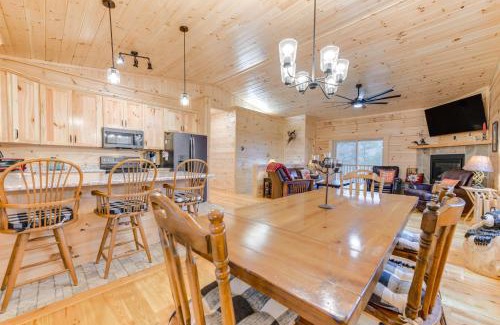 Hartford Casa | Smoky Mountain Cabin Rental with Hot Tub and Views!
