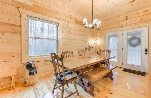 Hartford Casa | Smoky Mountain Cabin Rental with Hot Tub and Views!