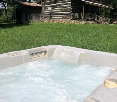 Sevierville Casa | Smoky Mountain Romantic Handcrafted Cabins
