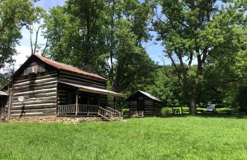 Sevierville Casa | Smoky Mountain Romantic Handcrafted Cabins