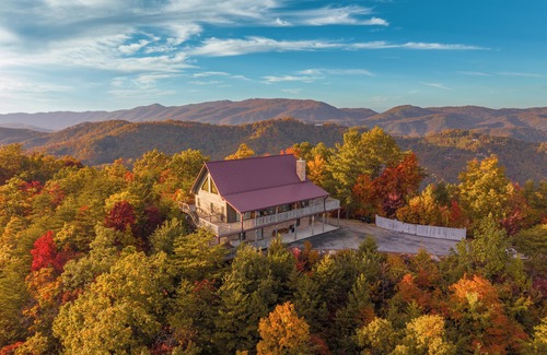 Gatlinburg - Pigeon Forge Chalet De Esquí | Smoky Mountain Summit, Panoramic Views, Hot Tub,$1089 FREE tickets each paid day