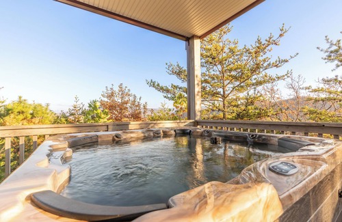 Gatlinburg - Pigeon Forge Chalet De Esquí | Smoky Mountain Summit, Panoramic Views, Hot Tub,$1089 FREE tickets each paid day