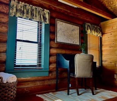 Maryville Casa | Smoky Mountains Blue Ridge Cabin Tennessee
