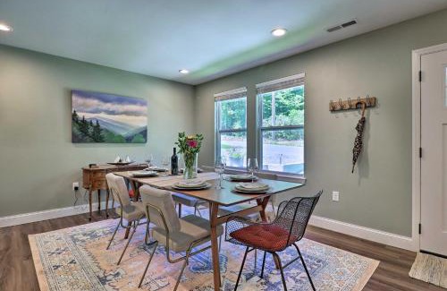 Leicester Casa | Smoky Mountains Leicester Home with Deck!