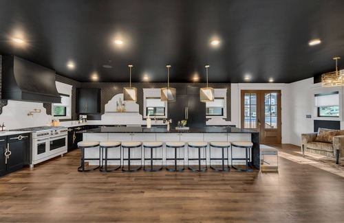 Wears Valley Cabina | Smoky Mtn Ultra Luxury Cabin, PS5, Waterpark, IndoorPool, Pool Table, 8Bsleeps26