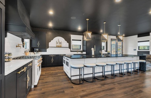 Wears Valley Cabina | Smoky Mtn Ultra Luxury Cabin, PS5, Waterpark, IndoorPool, Pool Table, 8Bsleeps26