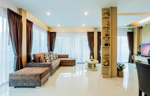 Ao Nang Villa | "Smooth as Silk" Gorgeous 3-Bedroom Pool Villa, Just a Stone's Throw from the Beach!