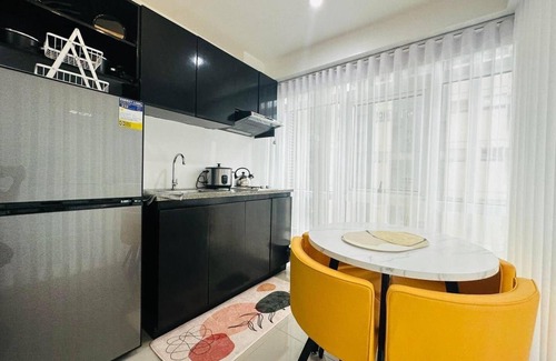 Bonifacio Global City Condominio | SMTH Suites - Yellow One