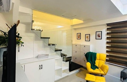 Bonifacio Global City Condominio | SMTH Suites - Yellow One
