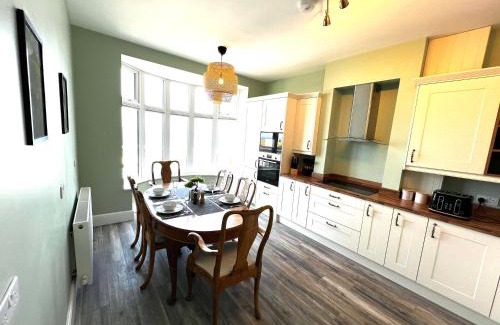 Saltburn-by-the-Sea Apartamento | Smugglers - Sea Front - Parking - Sea Views - Balcony - 2 luxury kingsize beds