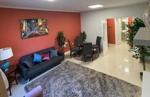 Al Muraqqabat Apartamento | smz hotel apartment