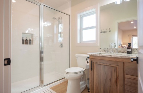 Idaho Falls Cabina | Snake River Meadow Lodge + Fishing & Outdoor Haven: 30 Acre Riverfront New Build