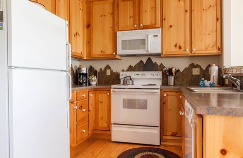 Mountain House Condominio | Snake River Village #29 by Summit County Mountain Retreats