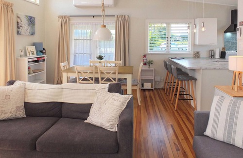 Foxton Beach Casa | Snapper Bach - Foxton Beach Holiday Home