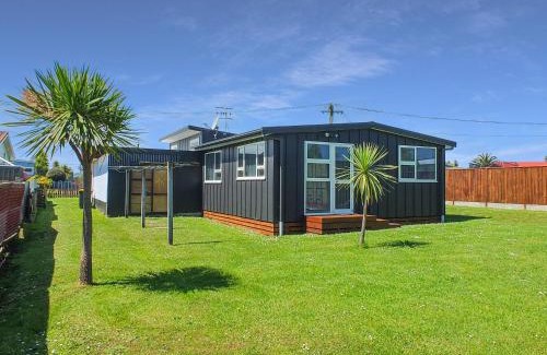Foxton Beach Casa | Snapper Bach - Foxton Beach Holiday Home