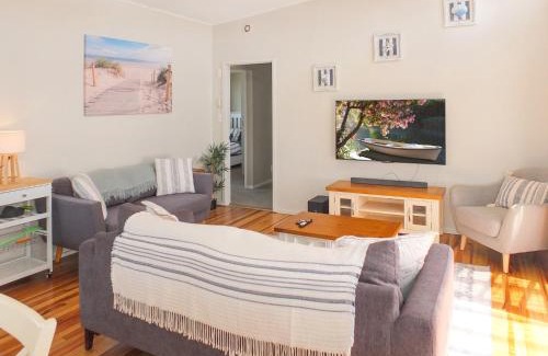 Foxton Beach Casa | Snapper Bach - Foxton Beach Holiday Home
