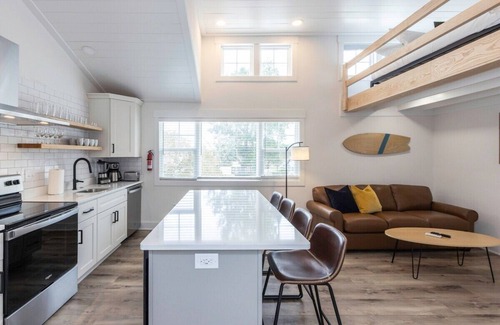 Northeast Virginia Beach Apartamento | Snapper Rocks - Loft #8 - 8 min walk to the beach