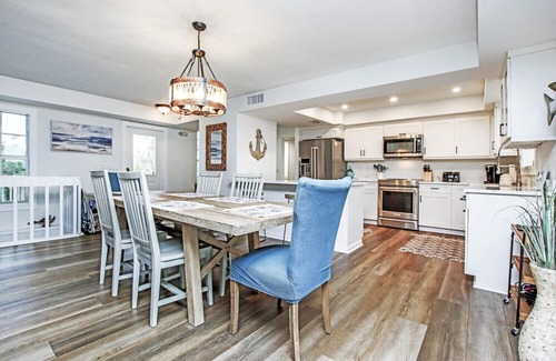 Captiva Casa | Snook Away - Six bedroom bay front home nicely updated