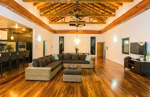 Gibson Bight Villa | SNORKEL DE TU PLAYA PRIVADA - PISCINA DE INFINITO - VIVO DE LUJO ESPACIOSO
