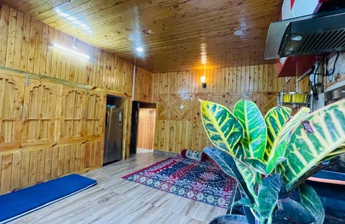 Banjar Cabaña | Snow and Field View Homestay